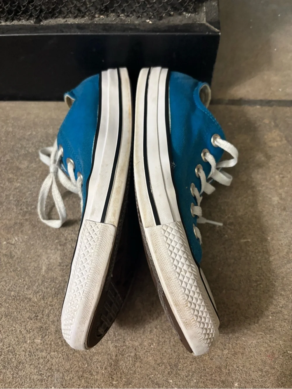 Converse Chuck Taylor All Star Low Top Blue Hero canvas colorway size 7 women